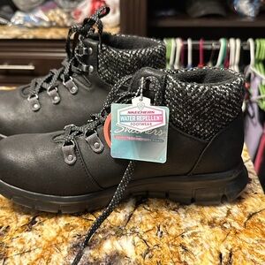 Skechers Synergy - Cold Daze Womens Black Hiking Boots Water Repellent